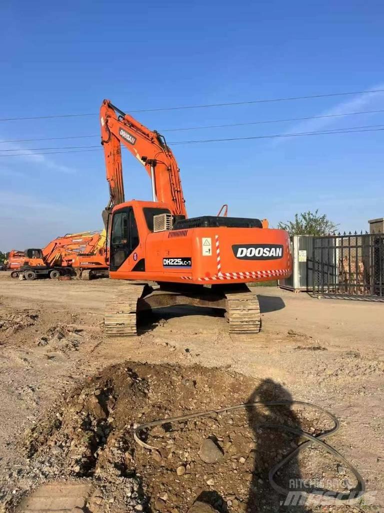 Doosan DH 225 LC-7 履带挖掘机