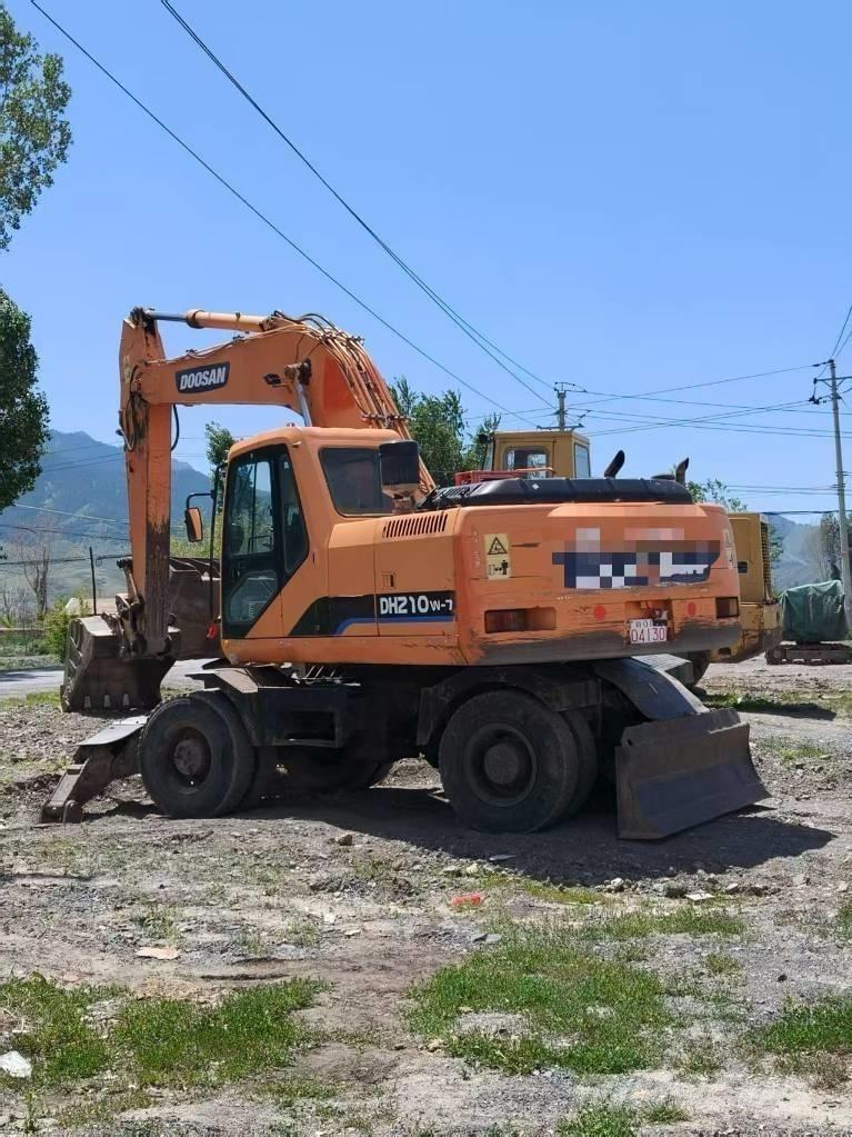 Doosan DH210W-7 轮式挖掘机