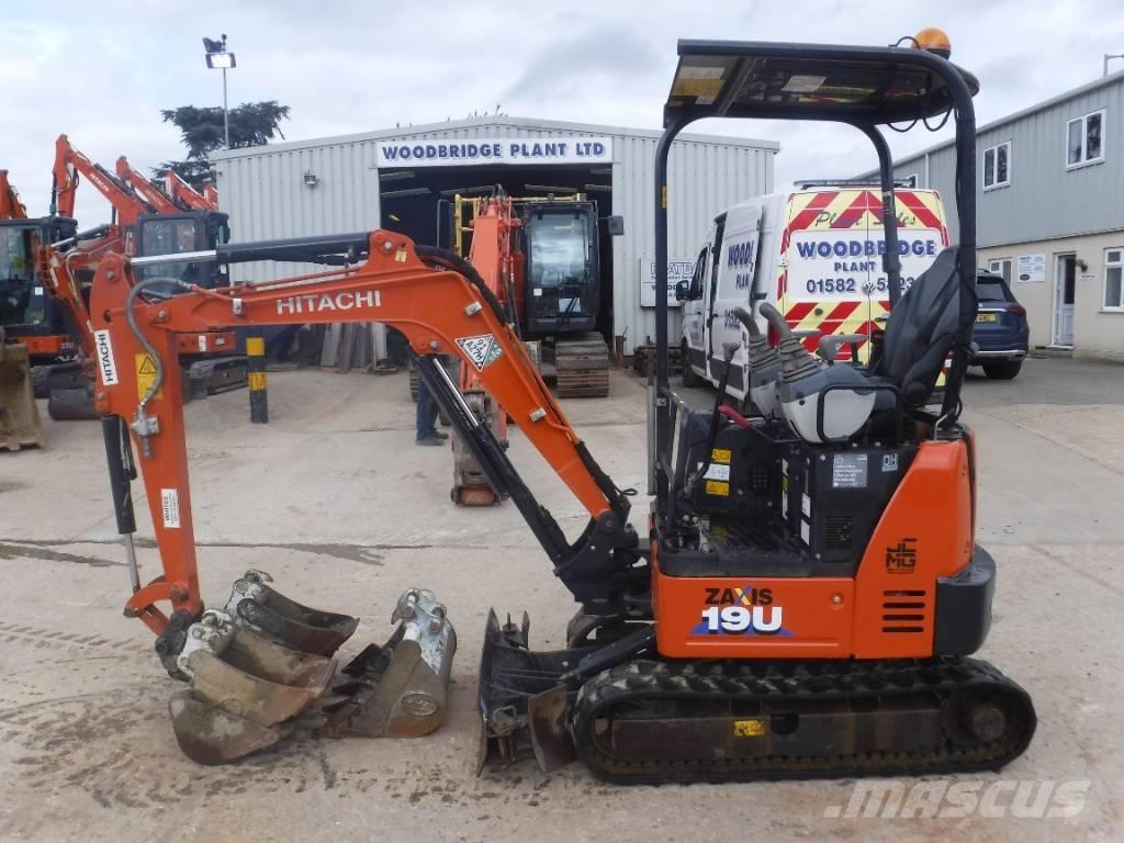 Hitachi ZX 19 U-6 小型挖掘机
