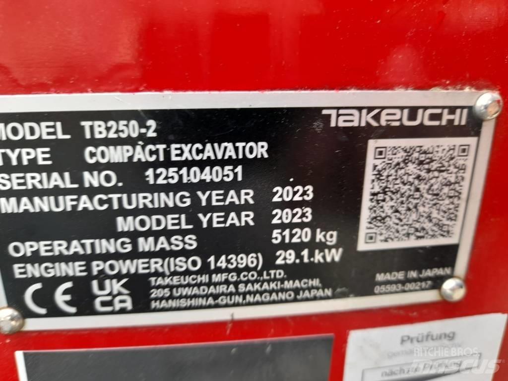 Takeuchi TB 250-2 小型挖掘机