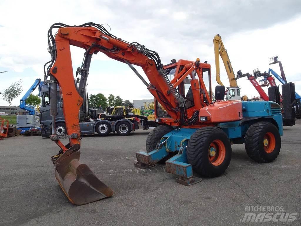 Mecalac 12MXT 轮式挖掘机