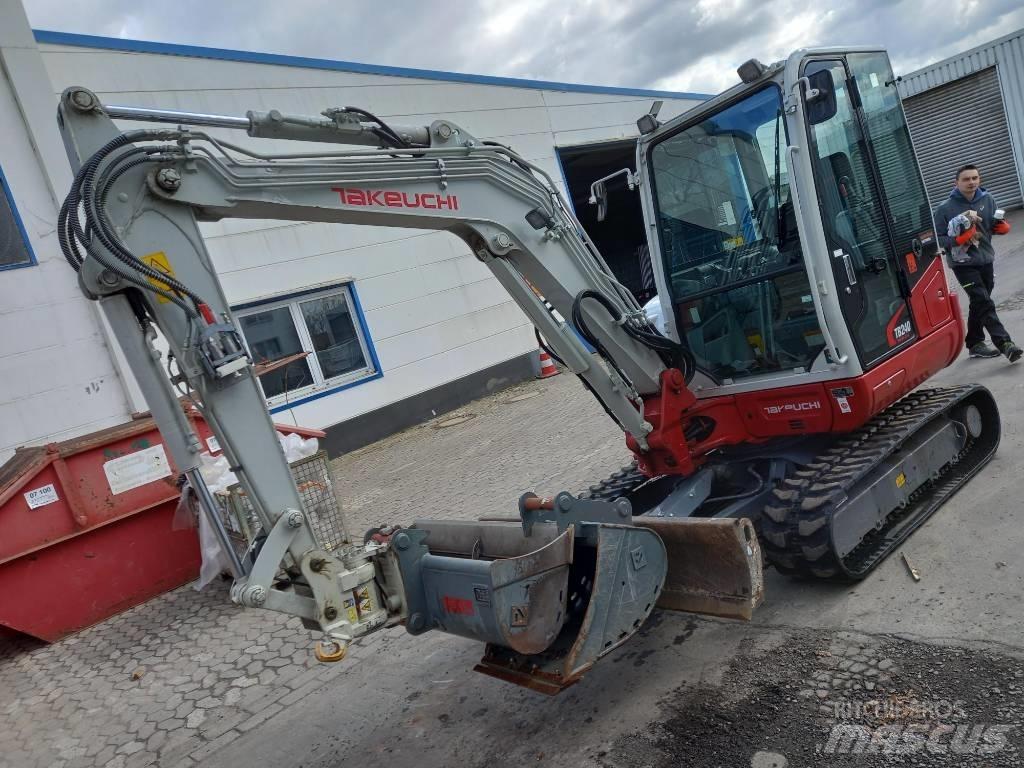 Takeuchi TB 240 小型挖掘机
