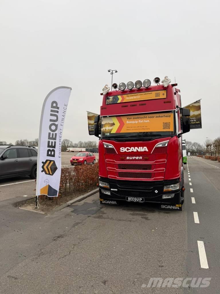 Scania S 520 V8 牵引车