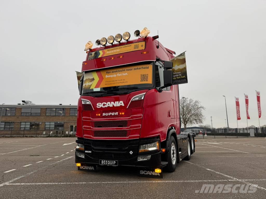 Scania S 520 V8 牵引车