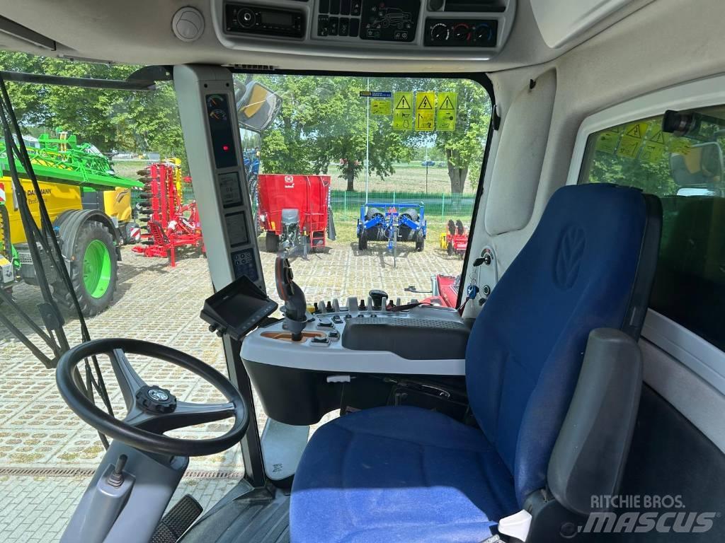 New Holland TC 5070 联合收割机