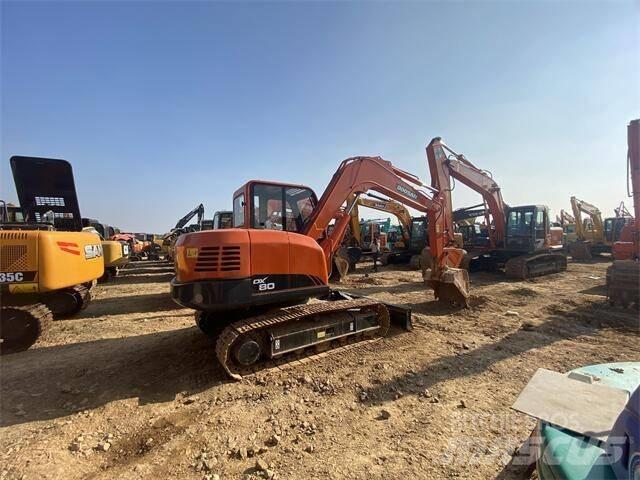 Doosan DX80 小型挖掘机