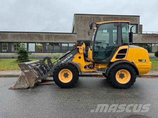 Volvo L 25 F 轮式装载机