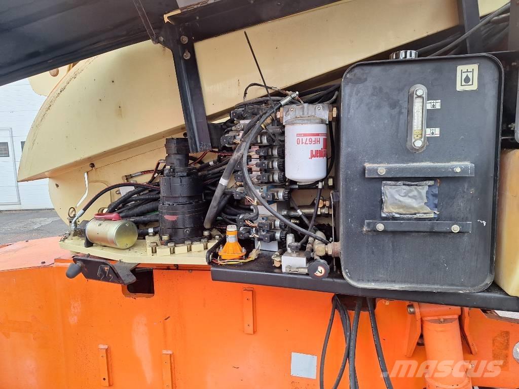 JLG 660 SJ 4x4x4 曲臂高空工作平台