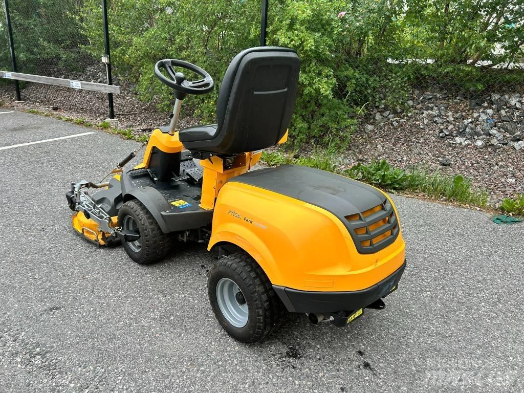 Stiga Park 740 PWX 骑乘式割草机