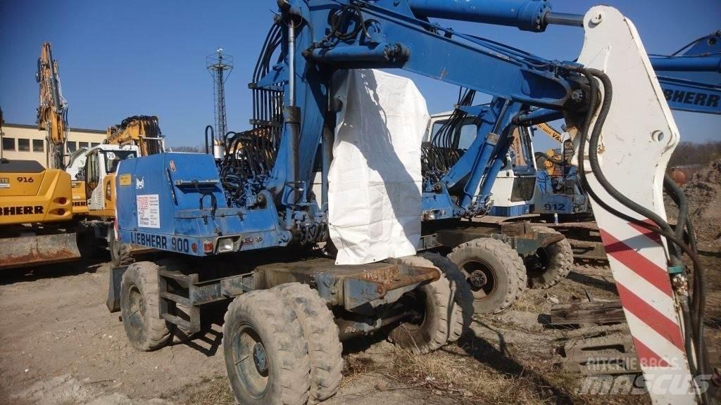 Liebherr A900-C 轮式挖掘机