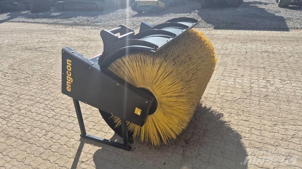 Engcon sweeper 扫地机