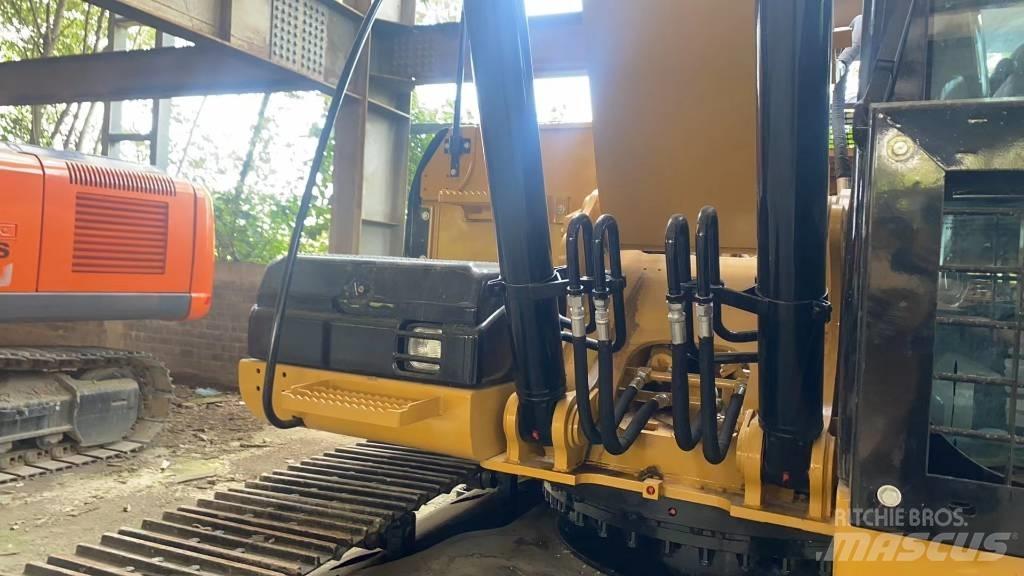 CAT 320D2L 履带挖掘机