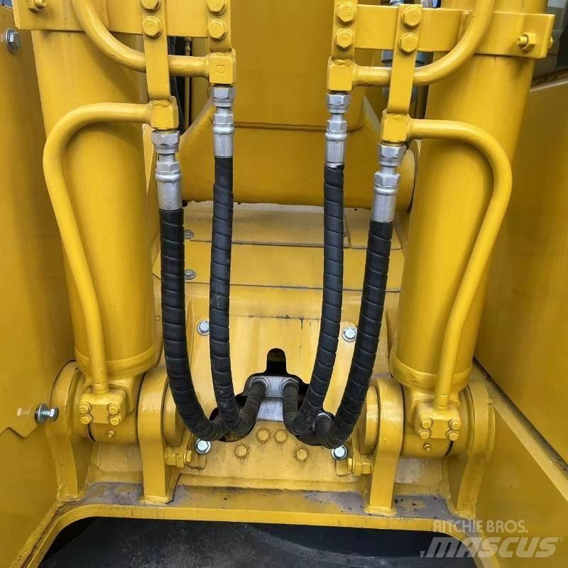 Komatsu PC 138 履带挖掘机