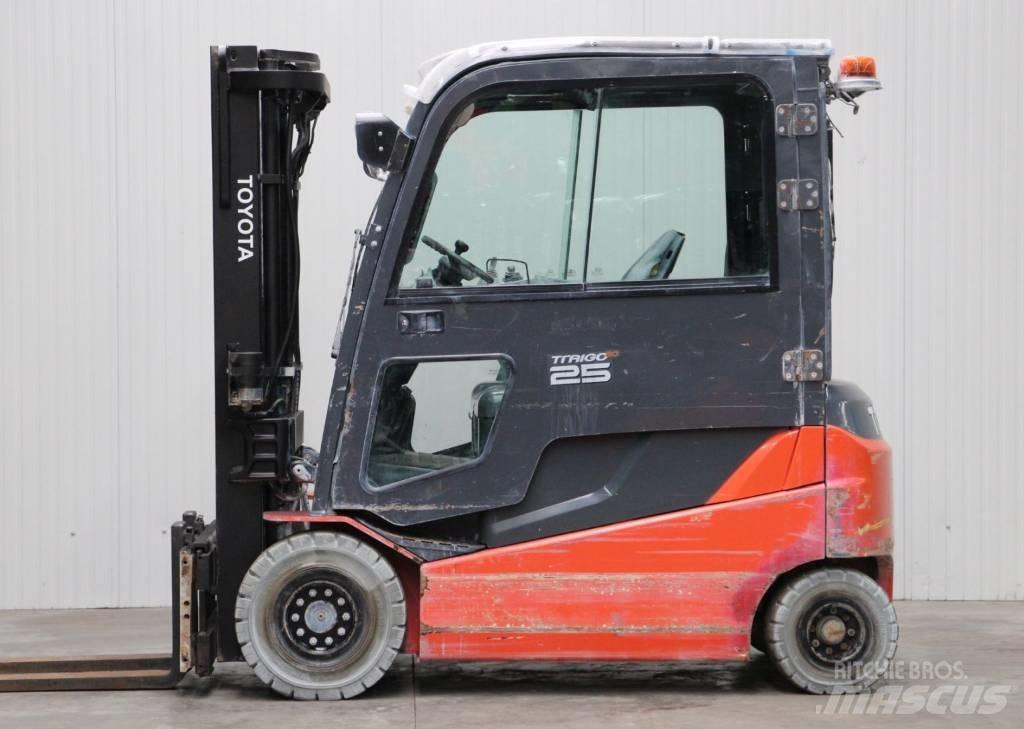 Toyota 8FBMT25 电动叉车