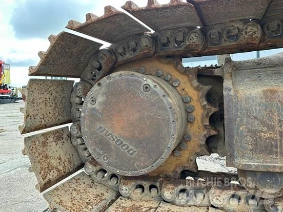 Doosan DX 300 LC-3 履带挖掘机