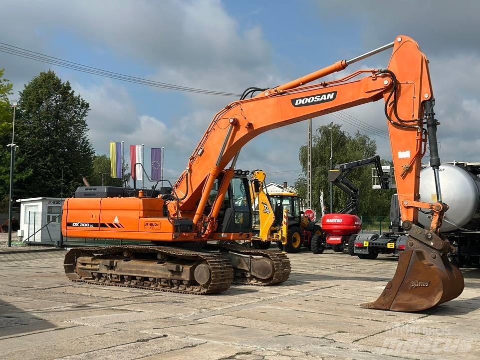 Doosan DX 300 LC-3 履带挖掘机