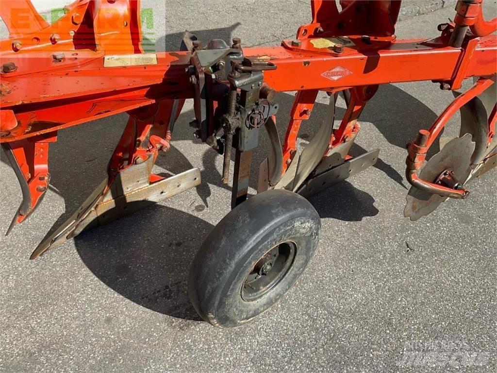 Kuhn MM 110 4T 传统犁