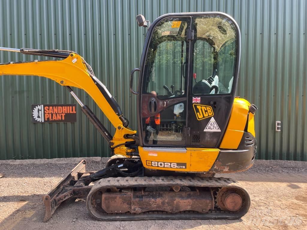 JCB 8026 CTS 小型挖掘机