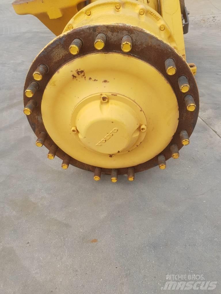 Volvo L 120 E 轴