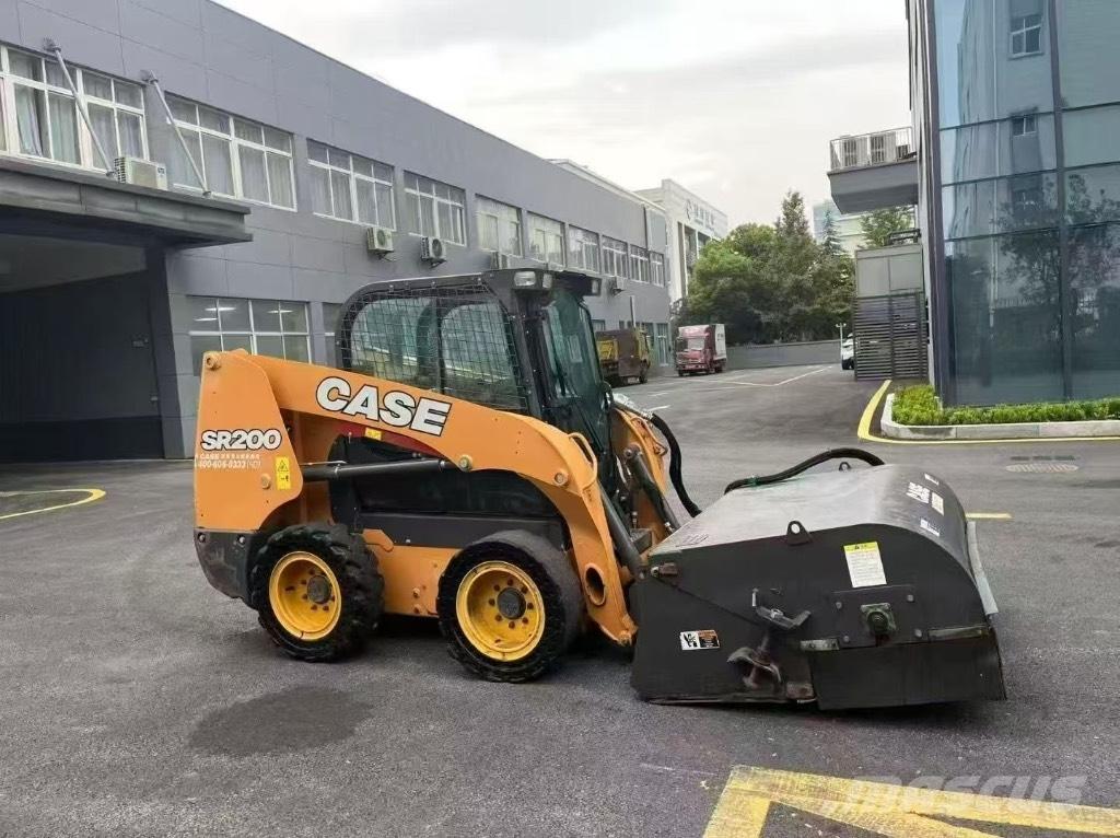 CASE SR 200 滑移装载机