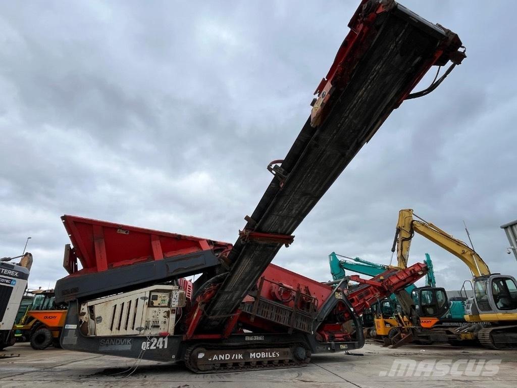 Sandvik QE 241 振动筛