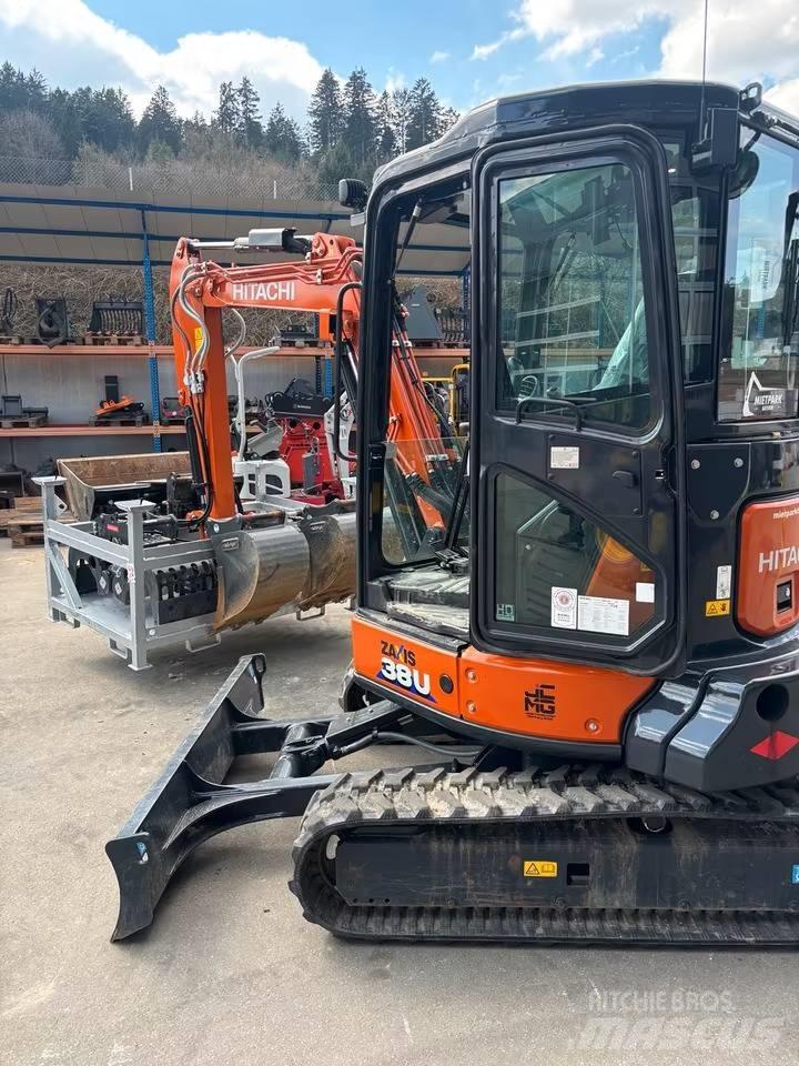 Hitachi ZX38U P-Line 小型挖掘机