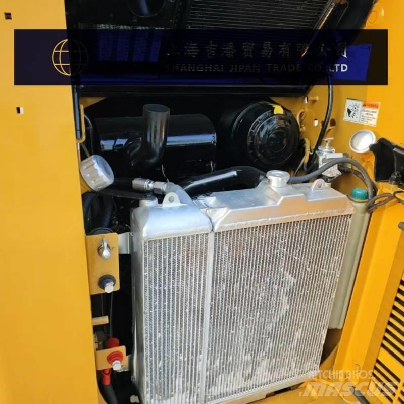 CAT 246 C 滑移装载机