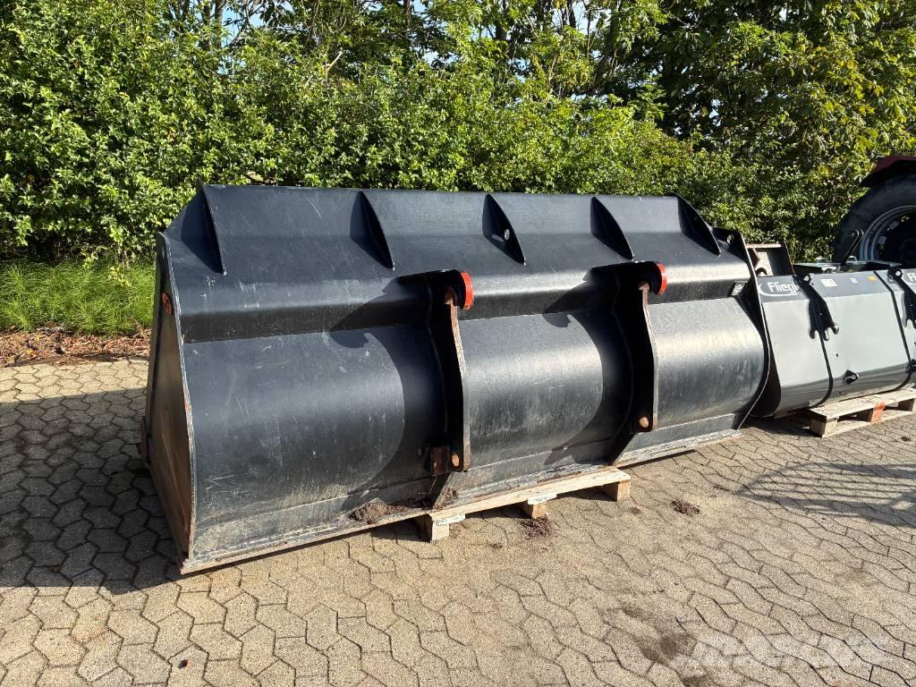 JST Skovl 3m3 挖斗