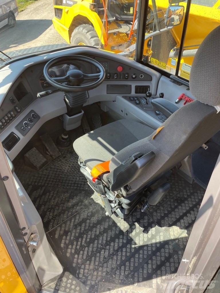 Volvo A30G 铰接式自卸车