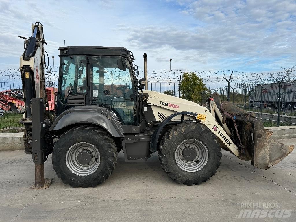 Terex TLB 990 反铲装载机