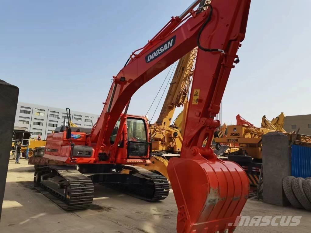 Doosan DX 300 履带挖掘机