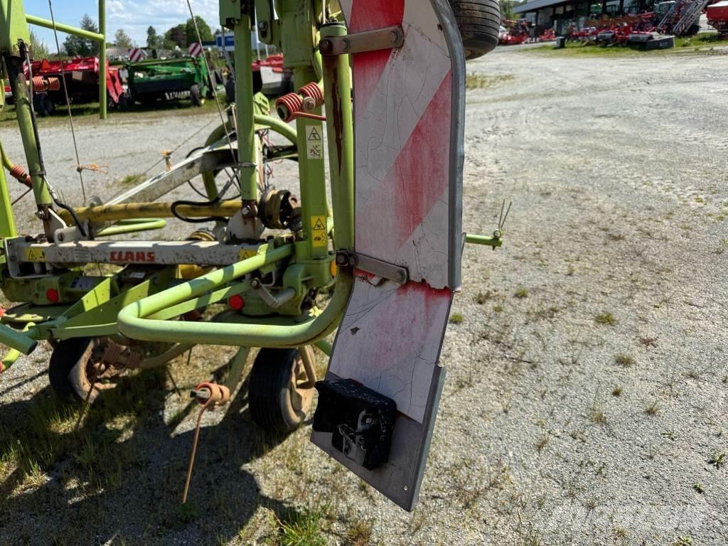 CLAAS VOLTO 670 犁耙和摊草机