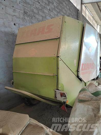 CLAAS ROLLANT66 圆捆打捆机