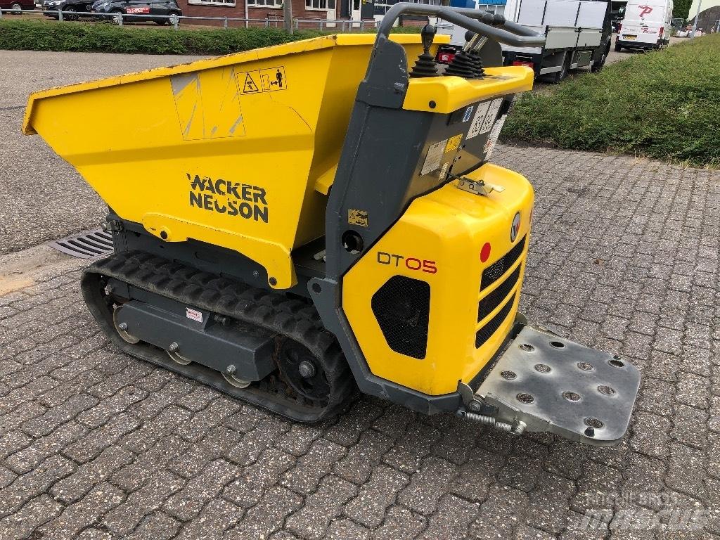 Wacker Neuson DT 05 履带式自卸车