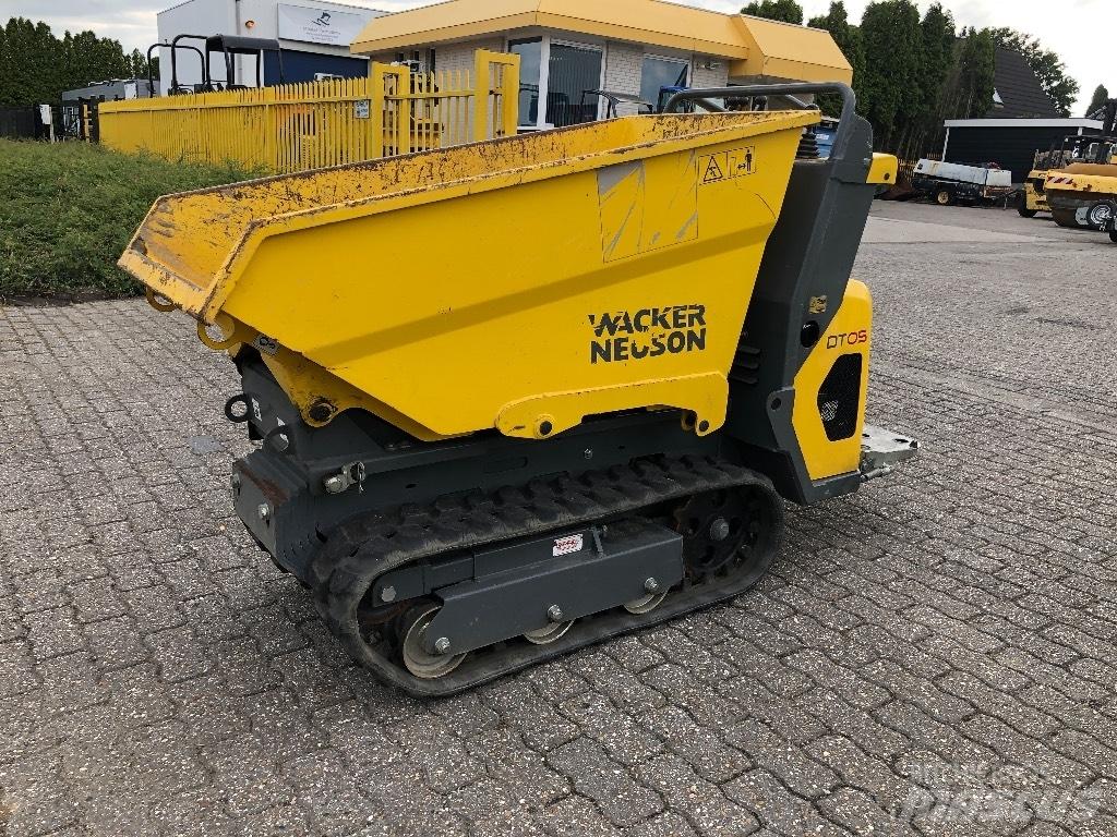 Wacker Neuson DT 05 履带式自卸车