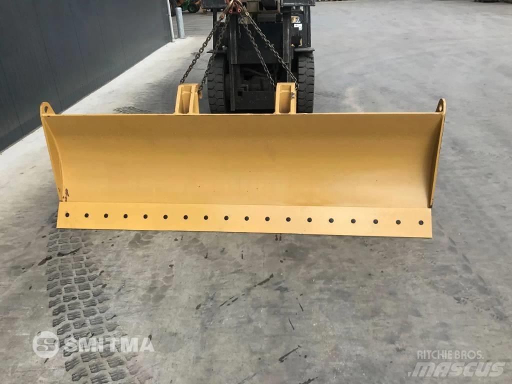 Komatsu QR 推铲