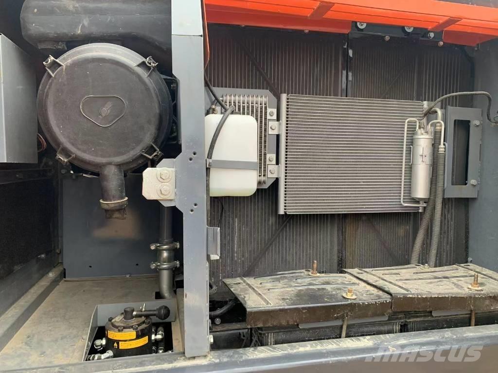 Hitachi ZX 200-3 履带挖掘机
