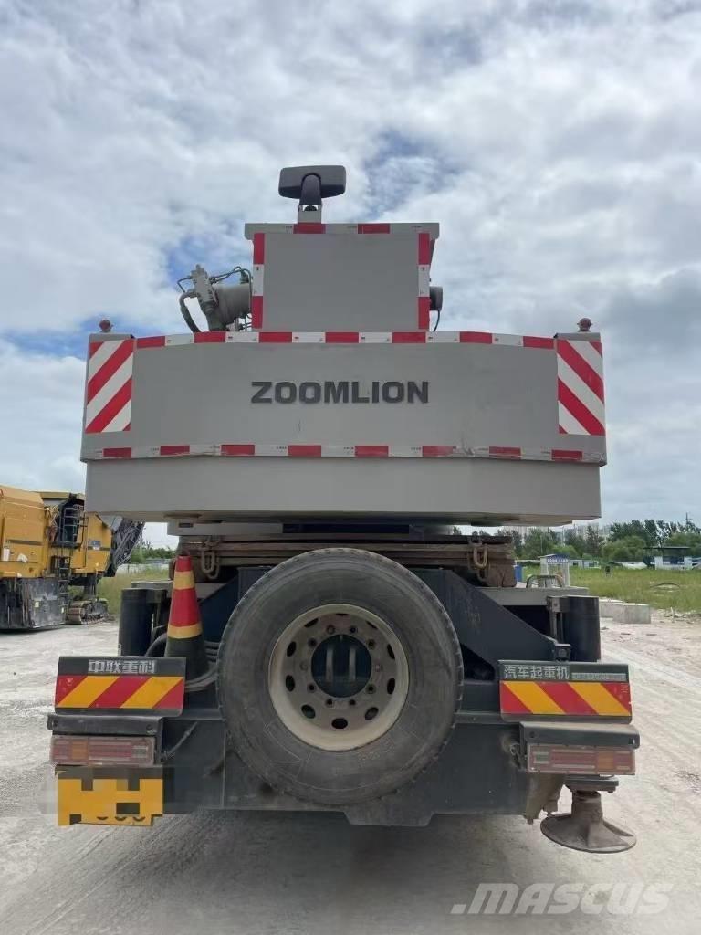 Zoomlion ZTC 350 H 越野轮胎起重机︳越野吊︳越野起重机︳移动式起重机