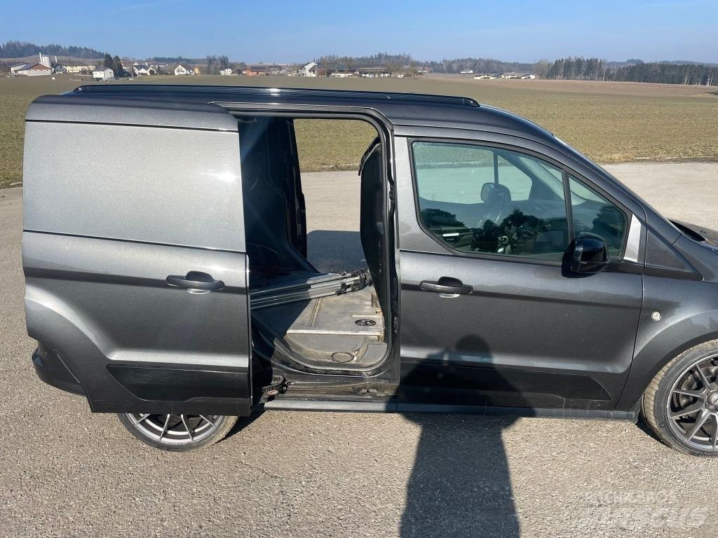 Ford Transit 商务面包车
