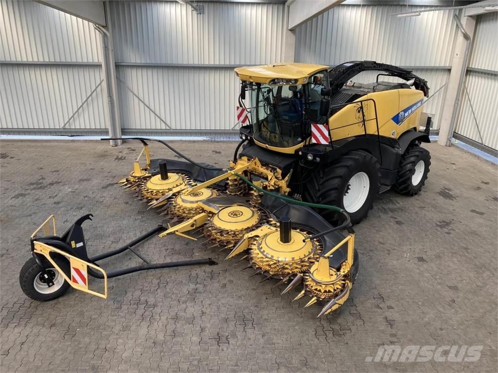 New Holland FR700 自走式青贮饲料收割机
