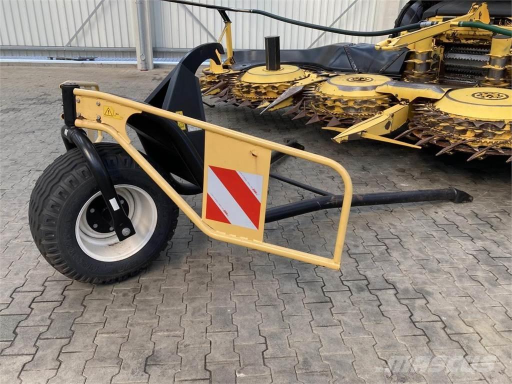 New Holland FR700 自走式青贮饲料收割机