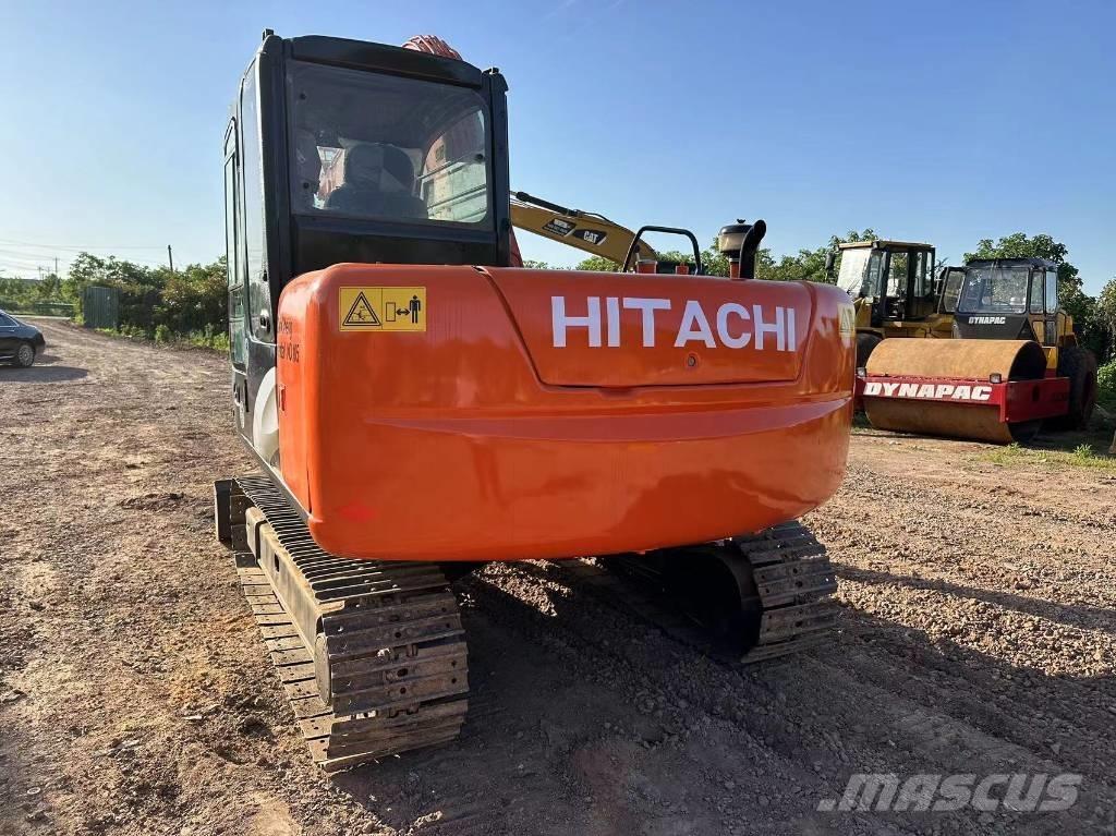 Hitachi ZX70 中型挖掘机