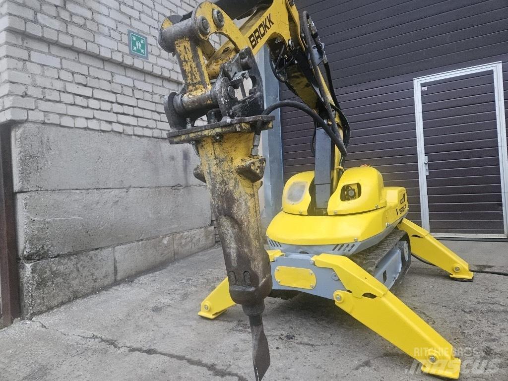 Brokk 100 组装挖掘机