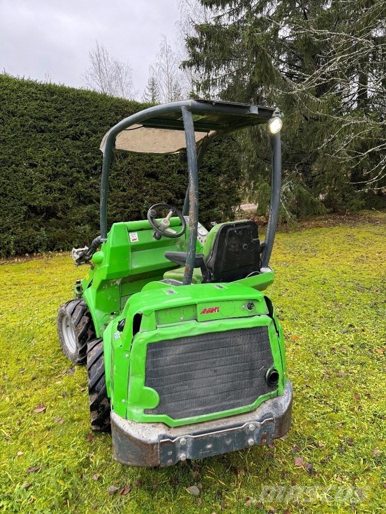 Avant 528 多功能装载机