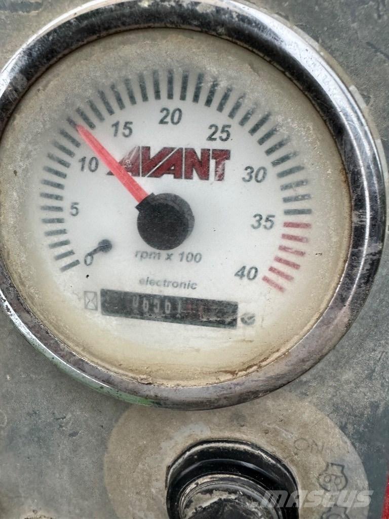 Avant 528 多功能装载机