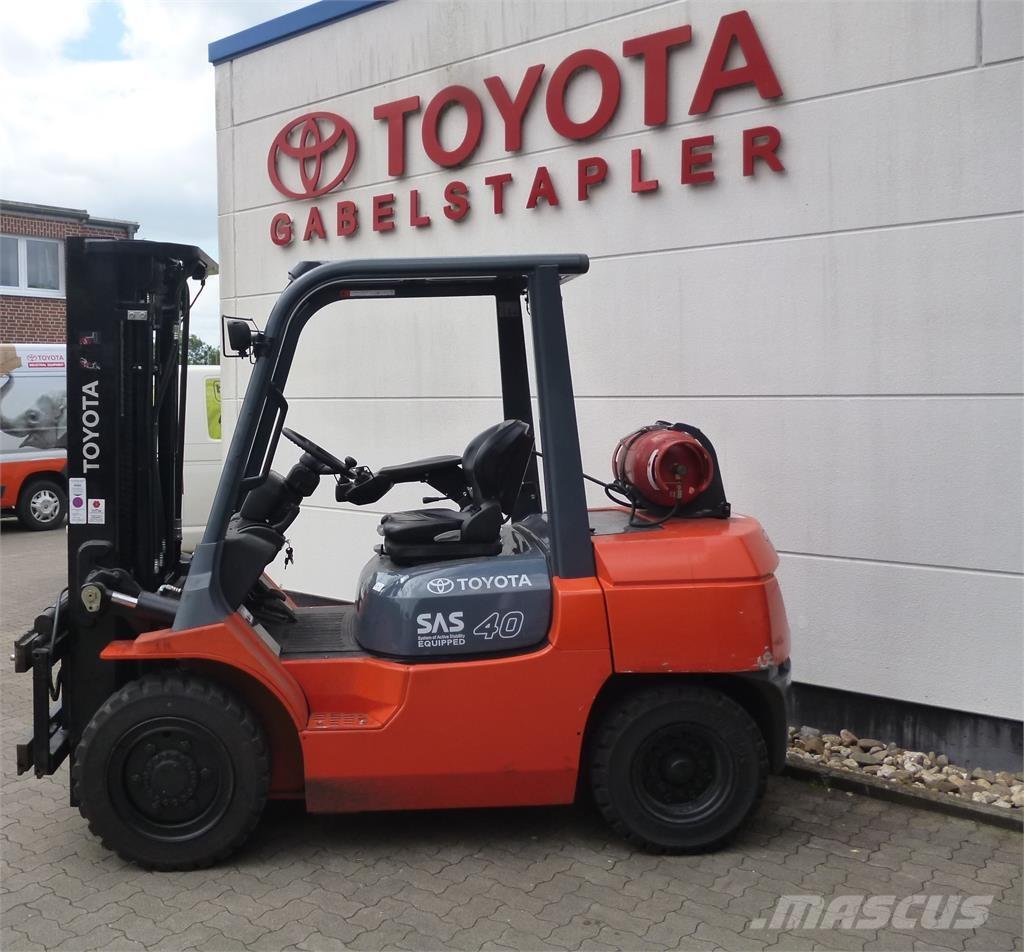 Toyota 02-7FG35 天然气叉车