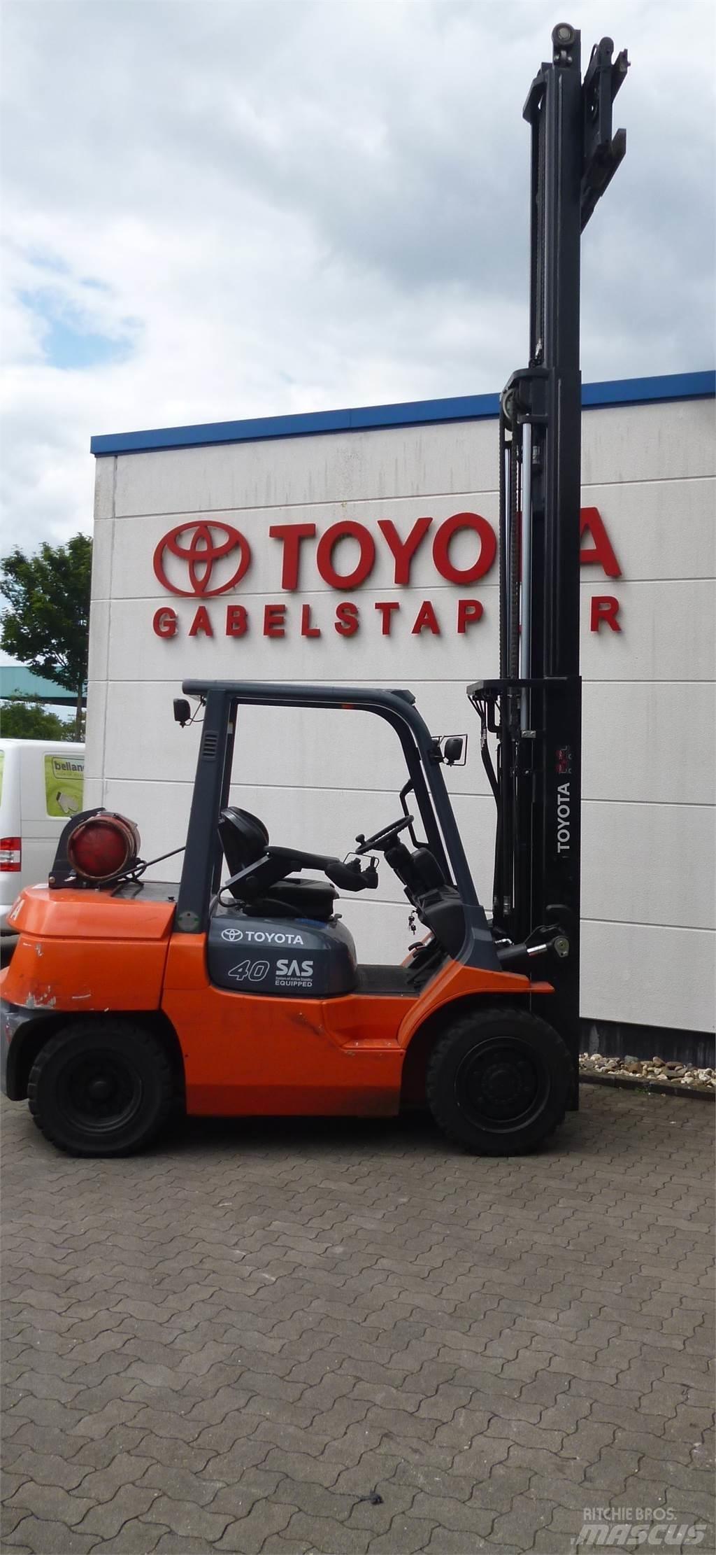 Toyota 02-7FG35 天然气叉车