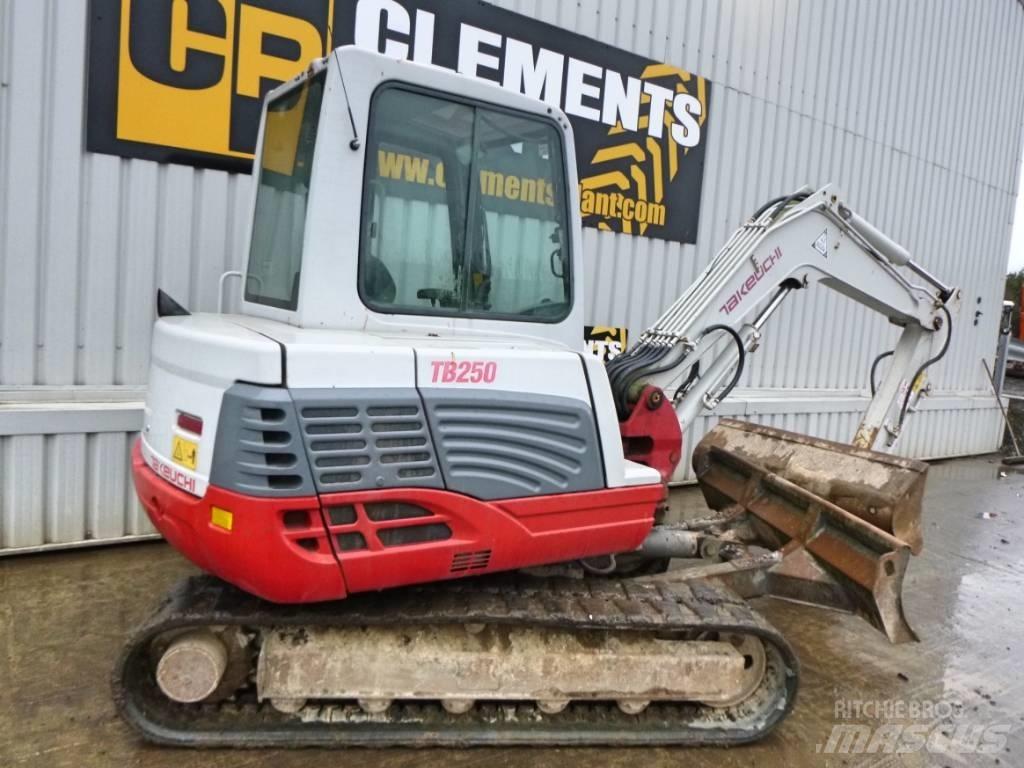Takeuchi TB250 小型挖掘机