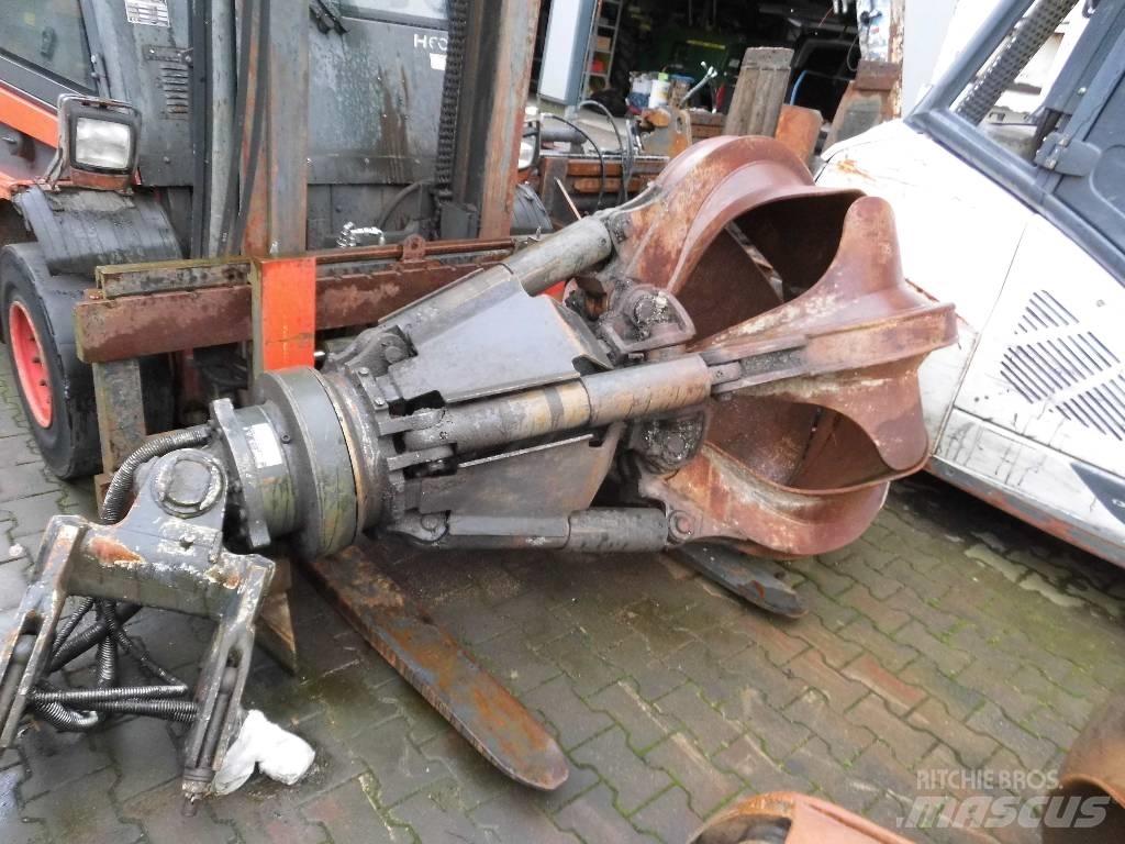 Fuchs MHL 320 工业挖掘机