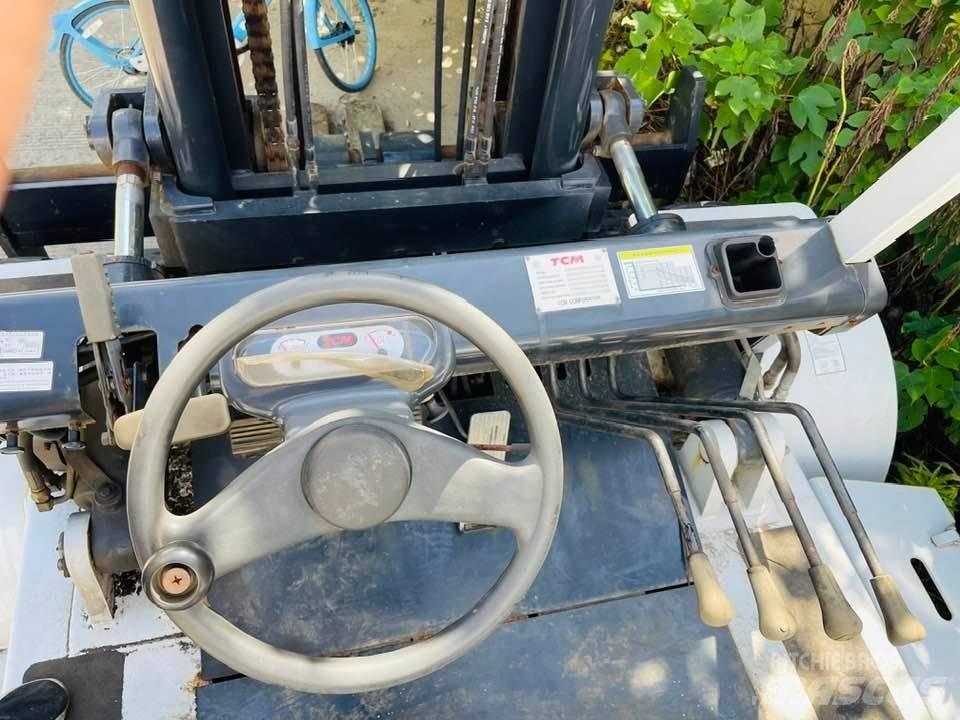 TCM FD100Z8 柴油叉车